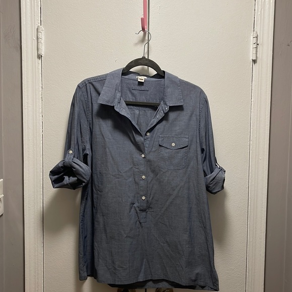 JCrew blue chambray shirt. In perfect condition!! 🤩 - Picture 2 of 5